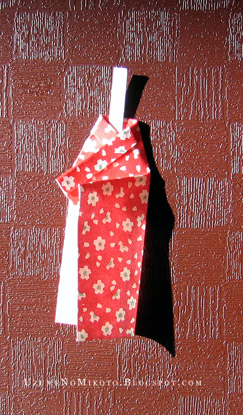 Uzume's Crafty Goodness: How to Make a Japanese Paper Doll