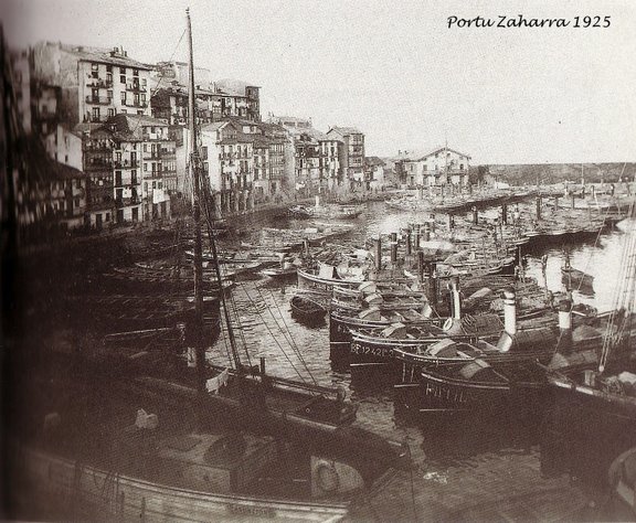 [1925.+Portu+Zaharra.jpg]