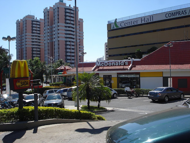 Center Hall e Mc donald