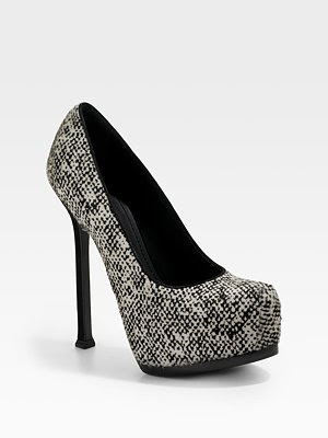 high lack platform pumps. black platform pumps. high lack platform pumps.