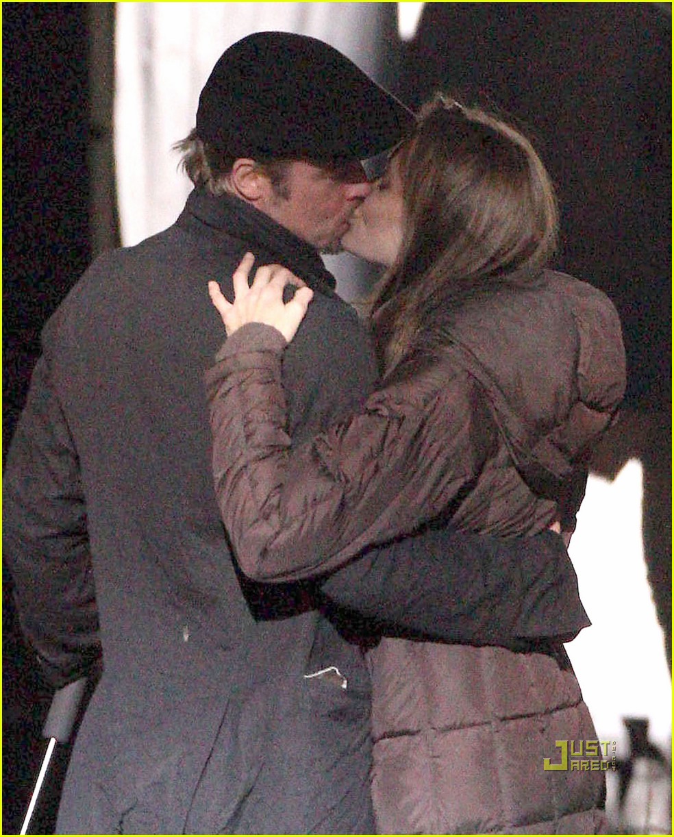 angelina jolie kiss angelina jolie kiss