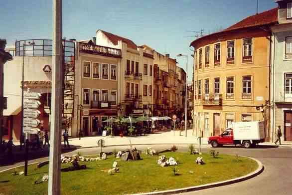 [manuel_alegre_praca_central_de_agueda.jpg]