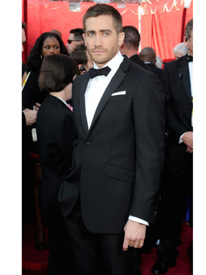 [esq-jake-gyllenhal-oscars-030910-lg.jpg]