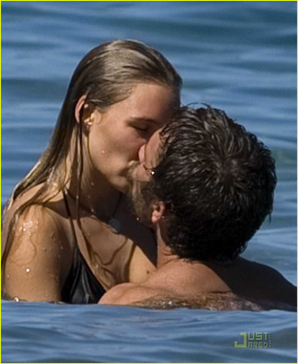 Paul walker and girlfriend 2009