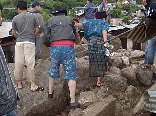 ORGANIZACIÓN NO GUBERNAMENTAL, ONG´S "K´OM´OL  BE´Y". (DESASTRE POR LA TORMENTA AGATHA).