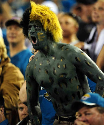 http://4.bp.blogspot.com/_kpA45f4pzBs/SstgtdVlmAI/AAAAAAAAD5g/ZhGbVJfBGpc/s400/Crazy-NFL-Fans-191.jpg