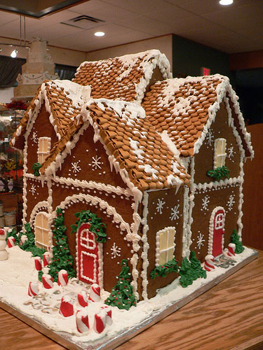 it would be magic all the other blogs would be jealous i am sure that our gingerbread house would turn out like this - Nightmare Before Christmas Gingerbread House it would be magic all the other blogs would be jealous i am sure that our gingerbread house would turn out like this - Nightmare Before Christmas Gingerbread House