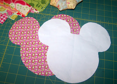 CRAFTS LINKS: Quilt Taffy: Mickey Mouse Hotpad / Potholder Tutorial