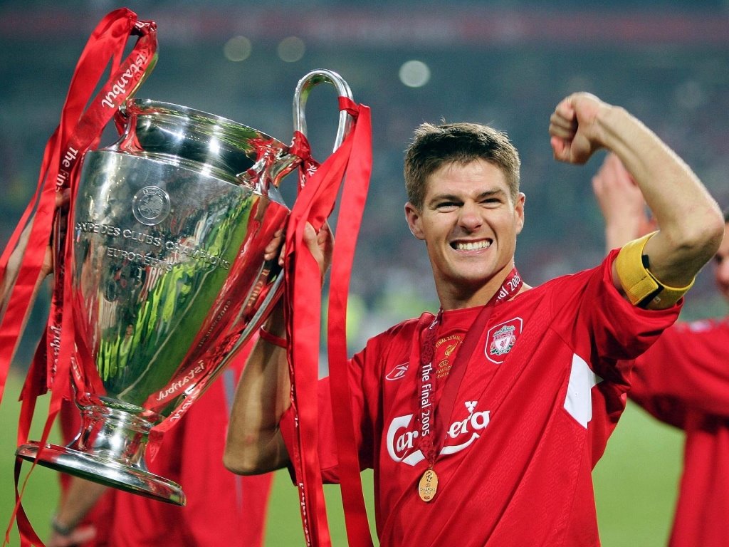 [Gerrard-holding-cup-2005-1024-768.jpg]