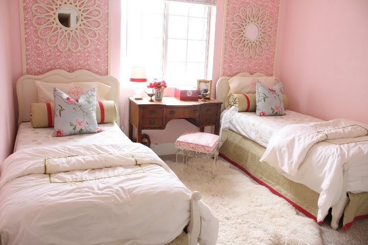 I just love pink. The wallpaper behind each bed. I just love pink. The wallpaper behind each bed.