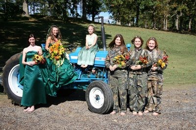 Redneck Wedding Ideas on Show Where Couples Have Weddings With A Camouflage Hunting Theme Or