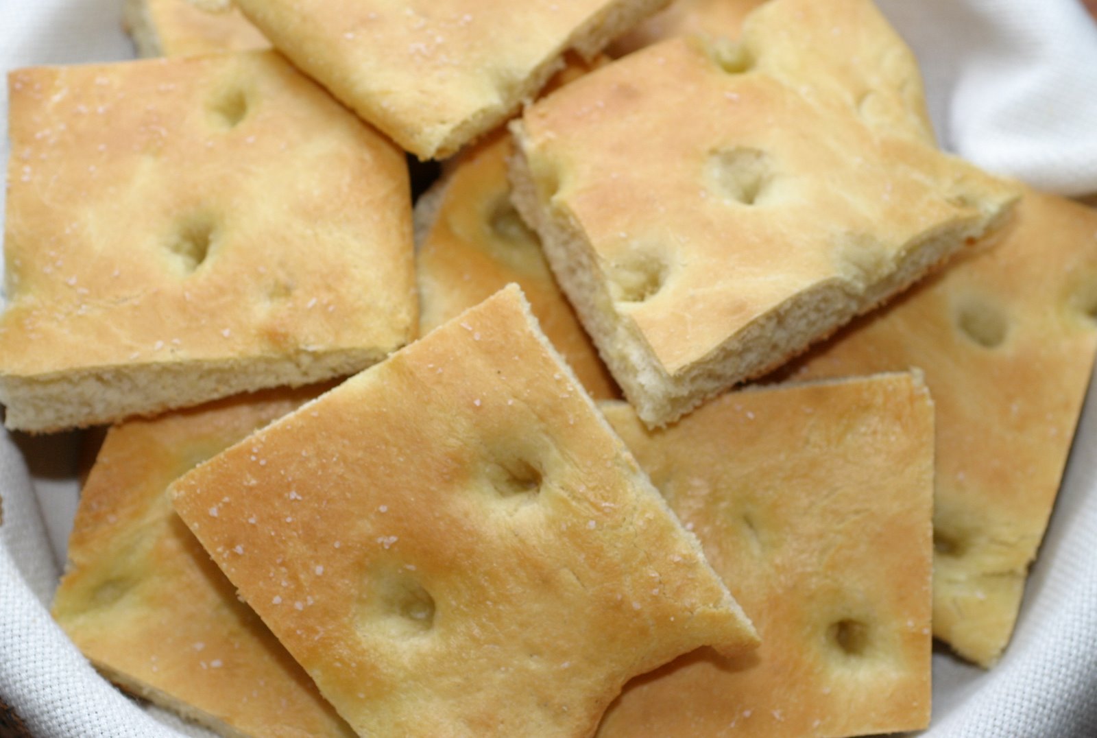 [basket+of+bread.JPG]