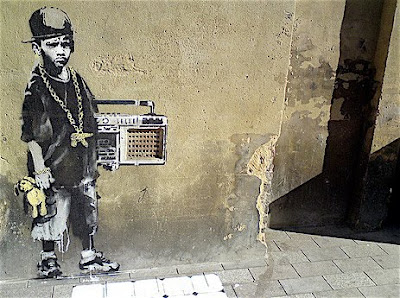 பேங்க்ஸி--வரைந்த "தெருவோர ஓவியங்கள்" - அட்டகாசமான ஓவியங்கள்... - Page 3 Banksy+Street+Art+Photos+%2826%29