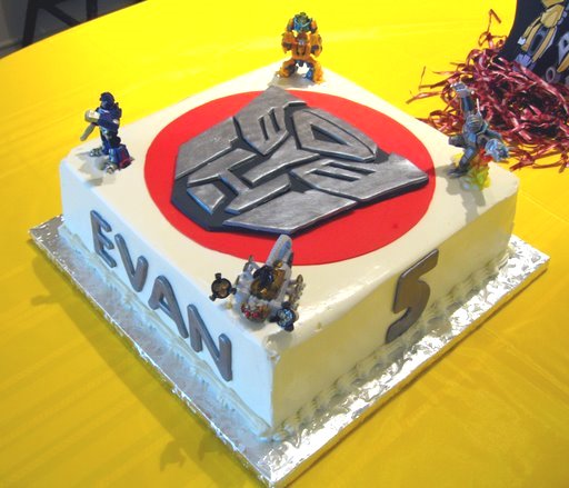 [transformer+cake+1.jpg]