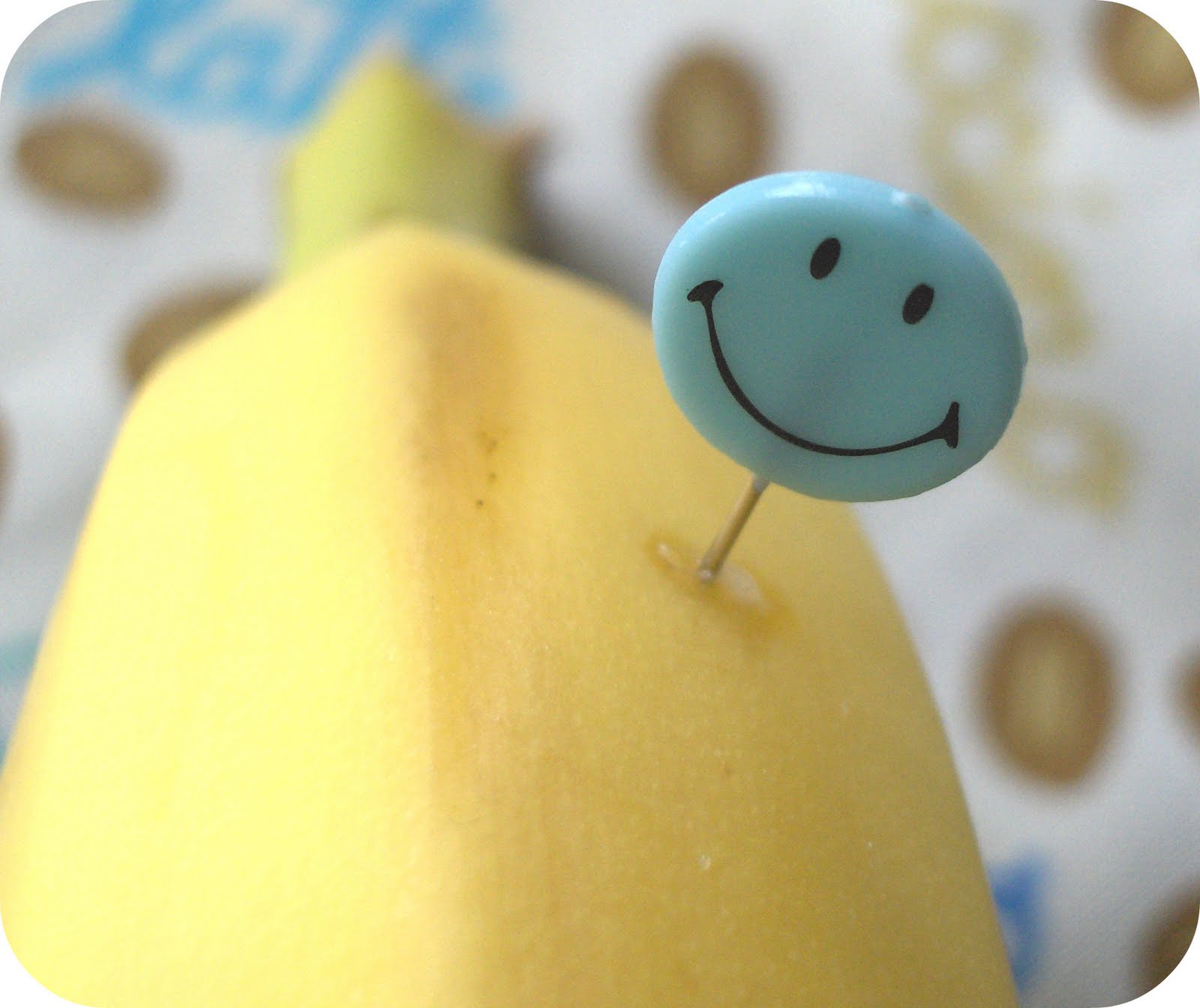 [how+to+cut+a+banana.jpg]