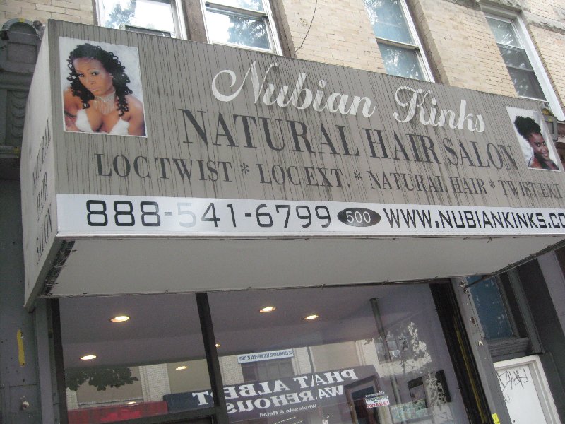 What incident in chapter 3 best reveals comradeship and why picture