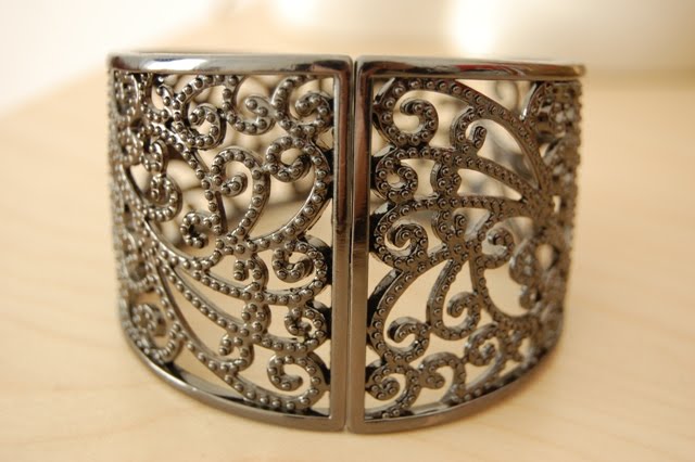 [braclet.JPG]