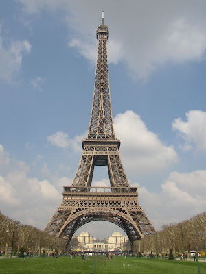 Eiffel Tower Picture on Eiffel Tower Most Disappointing Tourist Spot