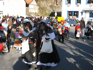 Presseberichte Mannerballett Die Tanzbienen