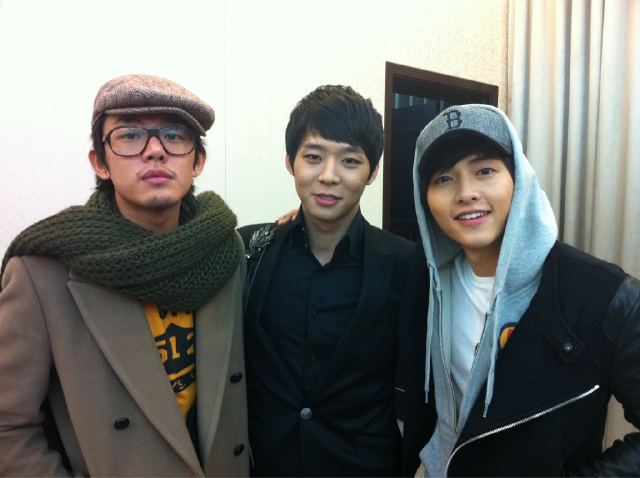 yoo ah in smoking photo 101202 yoo ah in song joong ki and yoochun dbsk yoo ah in smoking photo 101202 yoo ah in song joong ki and yoochun dbsk