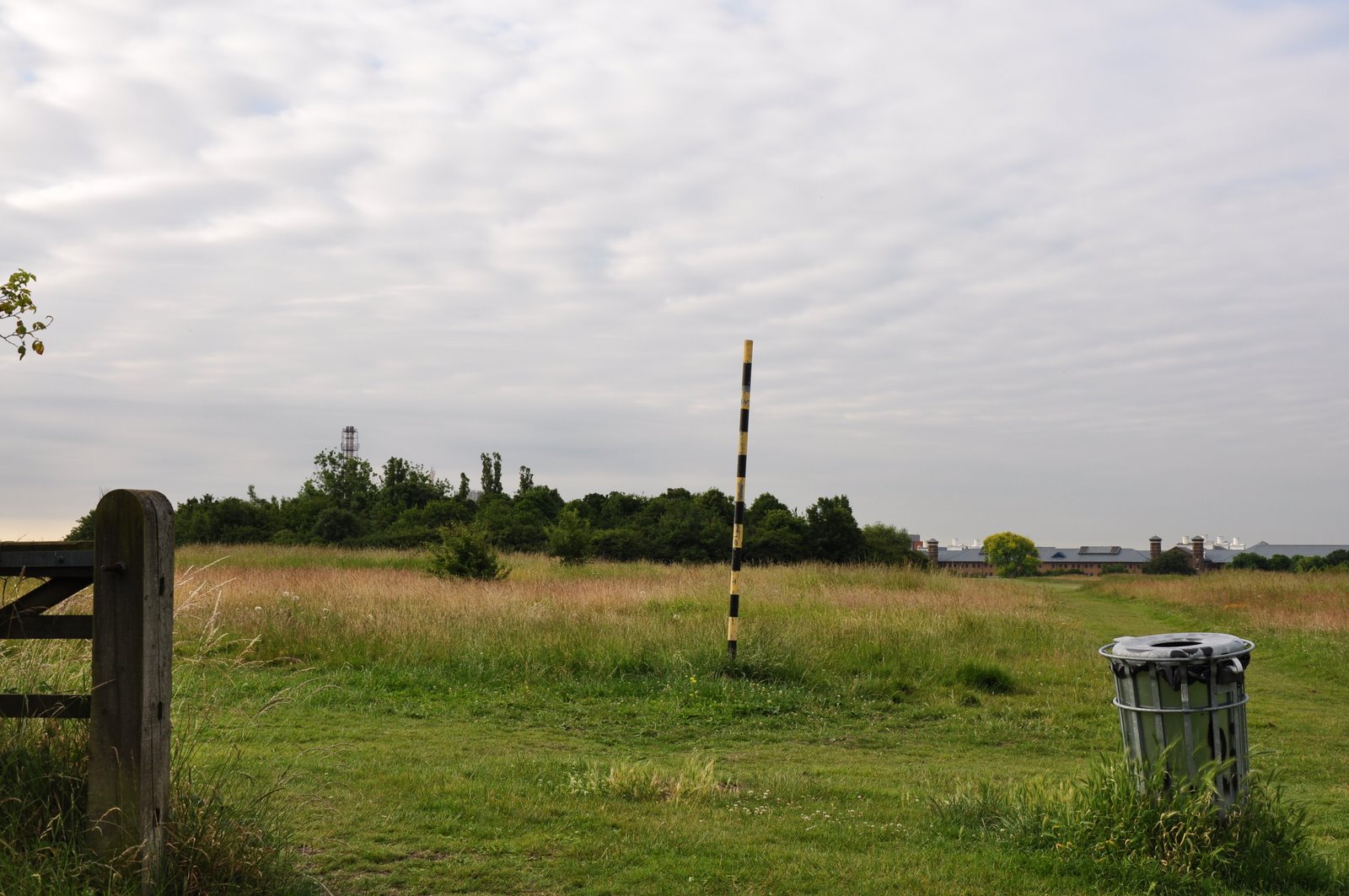 [Wormwood+Scrubs+(D.+Lindo)+copy.JPG]