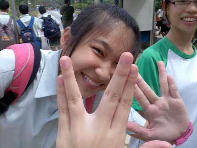 Rachel and i did i PEACE sign Justin Bieber Upside Down Peace Sign. Rachel and i did i PEACE sign