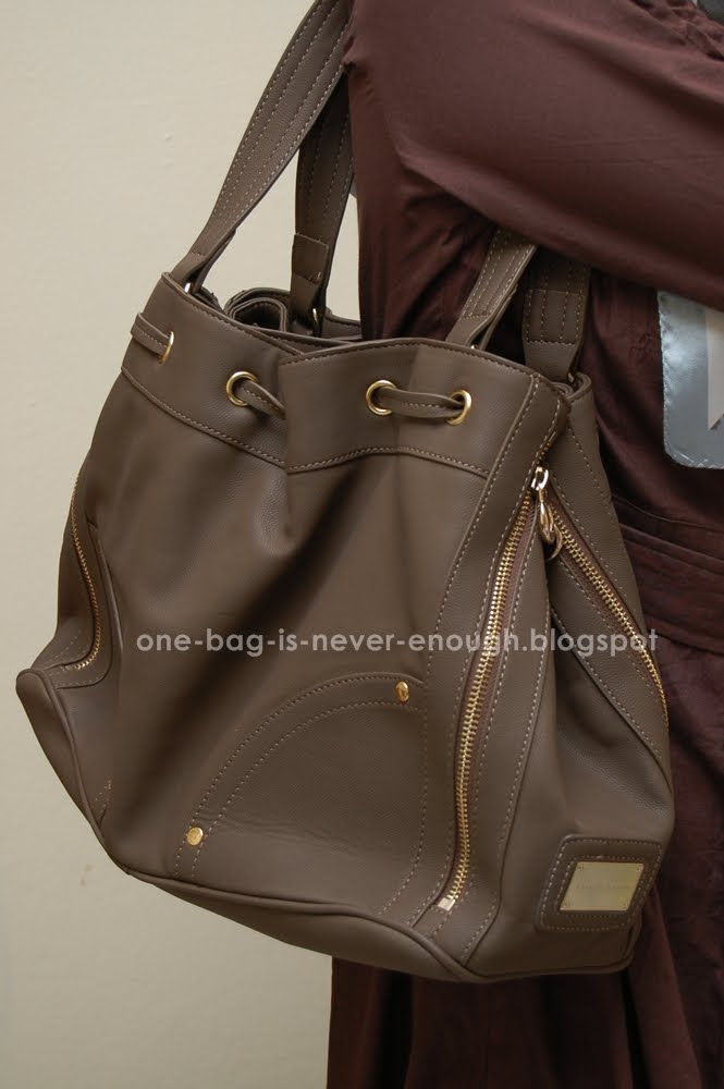 beg tangan charles n keith