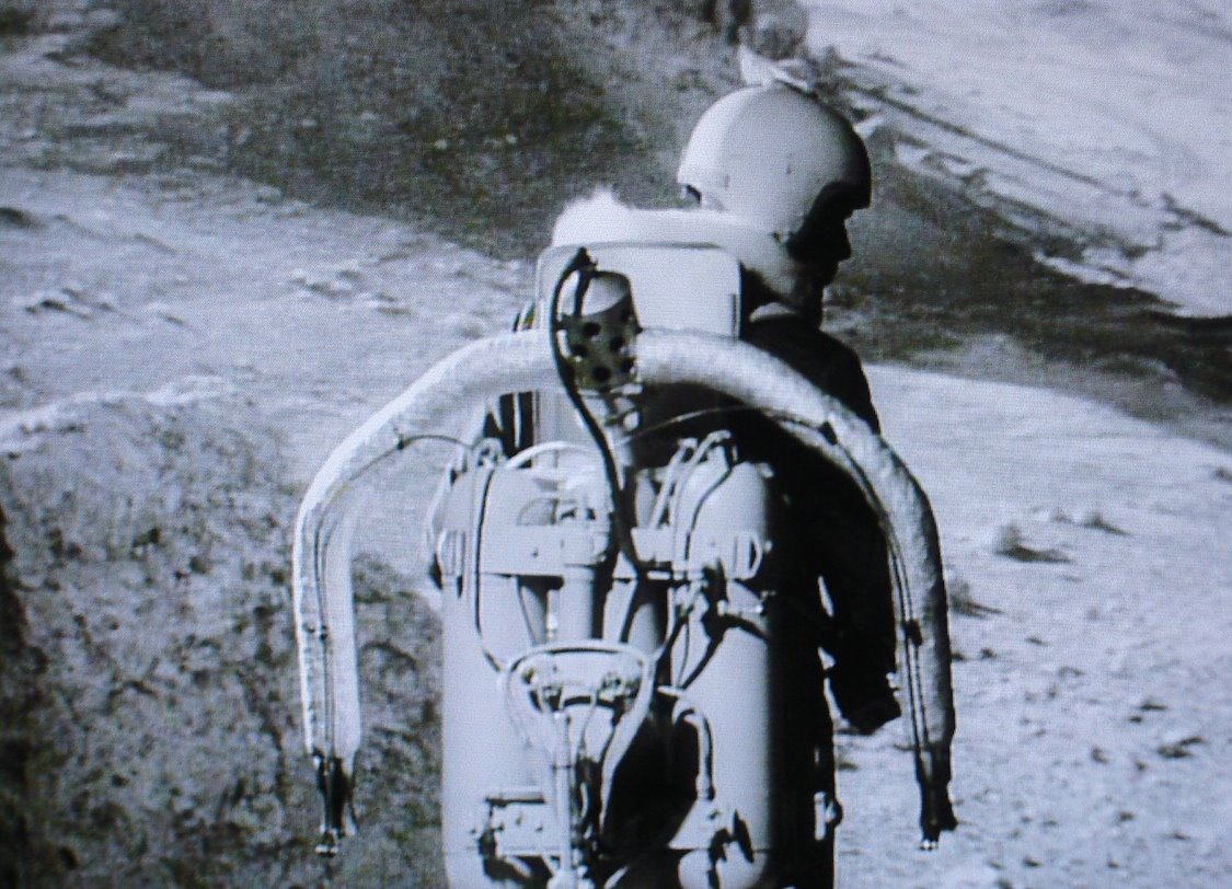 [jet+pack.JPG]