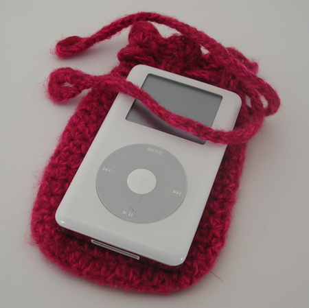 [Pink+Gadget+Pouch+iPod+out.jpg]