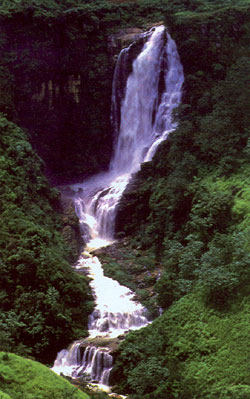 SRI LANKA  WATER FALL