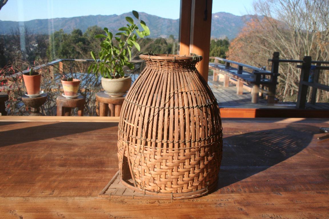 [ラオスの籠.jpg]