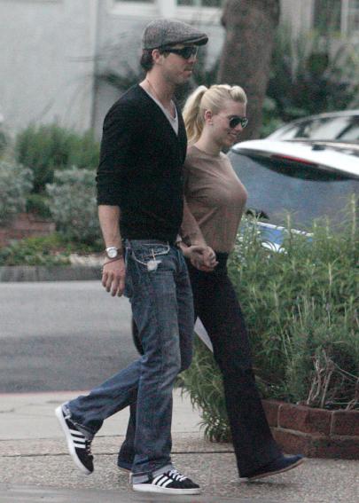 scarlett johansson & ryan reynolds scarlett johansson & ryan reynolds