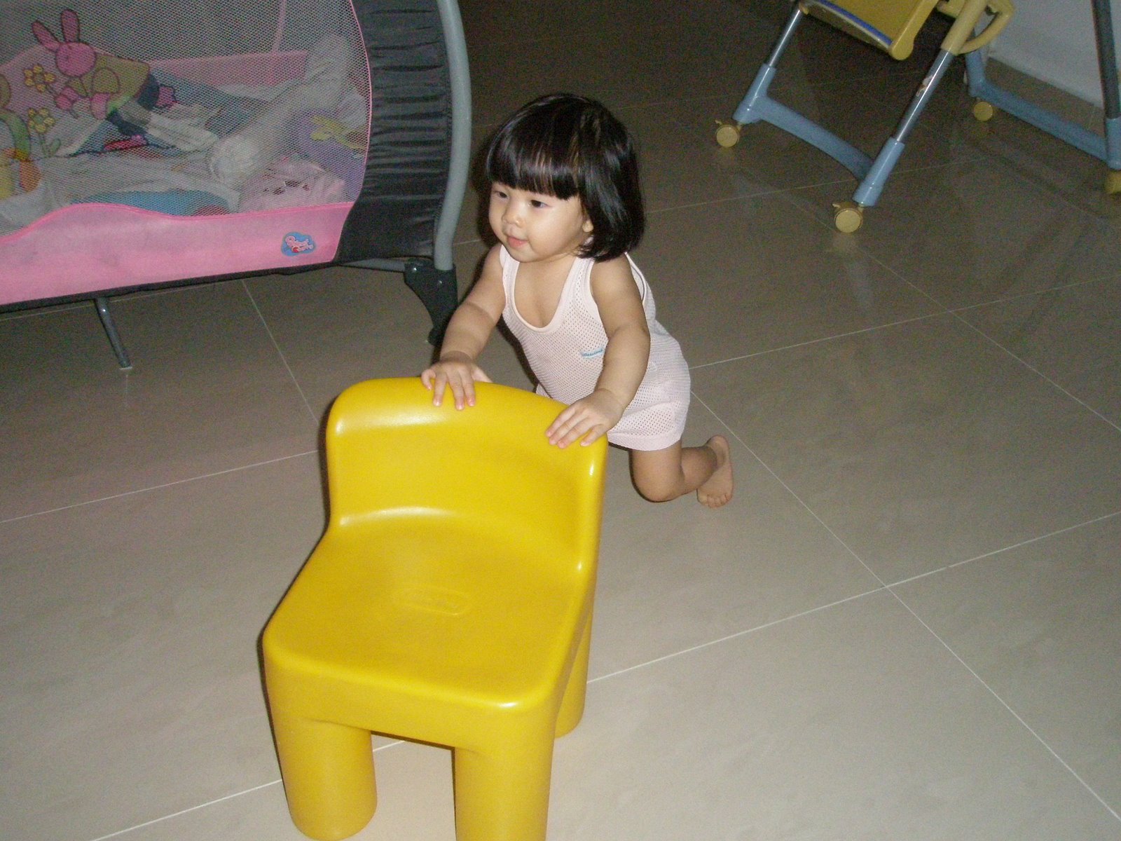 [BBC+walks+with+chair,+sher+punished+007.jpg]