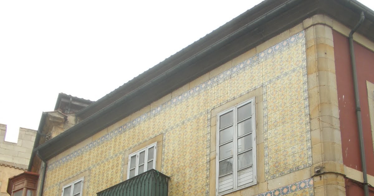 Otras miradas diarias: Fachadas con azulejos antiguos en Gijón
