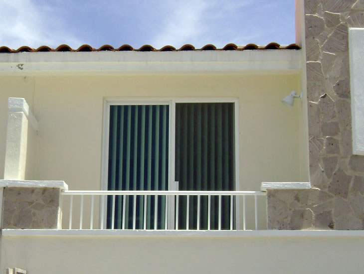 [balcony-before.jpg]