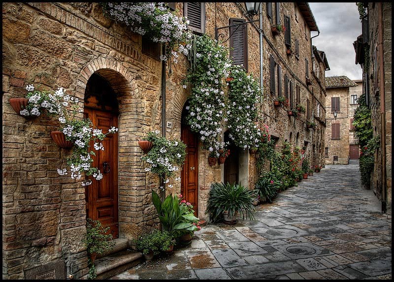 [tuscan+street.jpg]