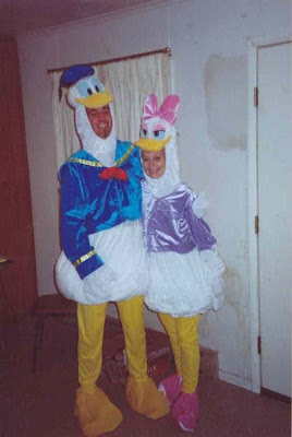 Homemade+daisy+duck+costume