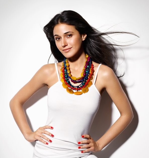 beauty girl musings: 'Entourage' Star Emmanuelle Chriqui in Women's Health