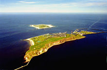 [220px-Helgoland_Vogelperspektive_ArM.jpg]