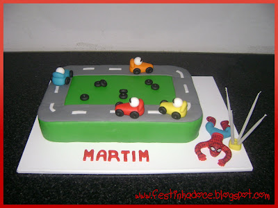 Related to Bolo Carros - CHEIRINHO DE COISA BOA - Bolos decorados em