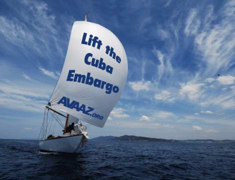 Barco do Avaaz pelo fim do embargo a Cuba