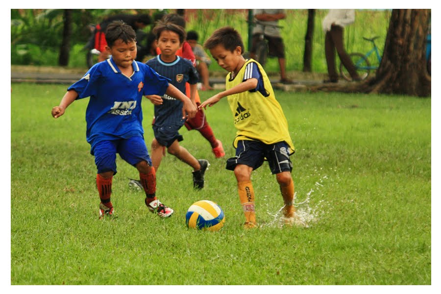 Hakeem Photography: playing soccer