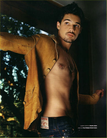 [1steven-strait-chest1.png]