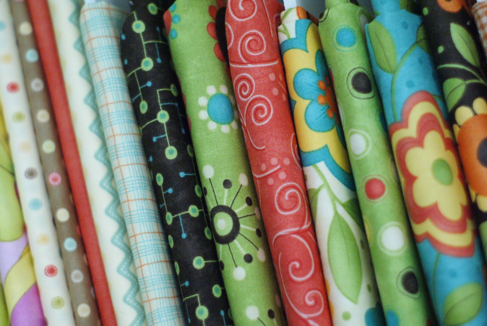 Easy & inexpensive Fabric Storage tutorial - The little Green Bean