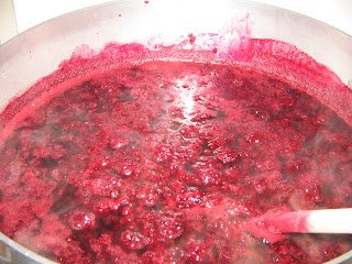 making bramble jelly