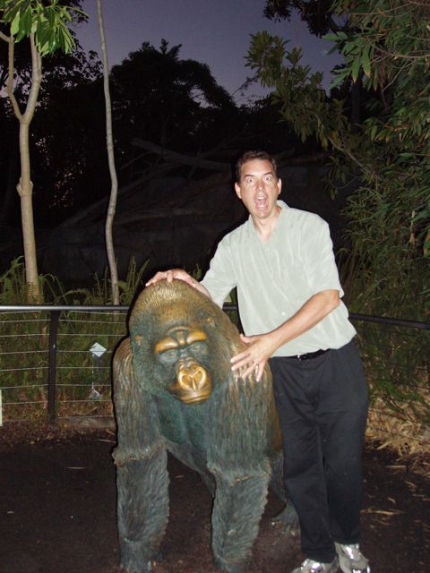 [Dad+and+the+gorilla.jpg]