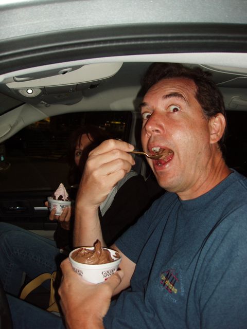 [Dad+eating+frozen+yogurt.jpg]