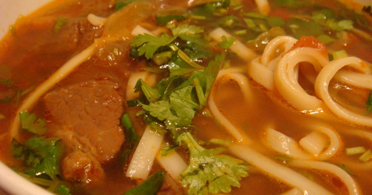 穿梭於現實與理想之間 A New Chapter Chinesestyle Tomato Beef Noodle Soup