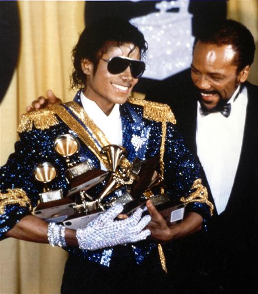 [michael_jackson_and_quincy_jones_at_the_grammys.JPG]