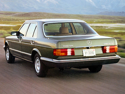 Mercedes-Benz 300SD Turbodiesel Mercedes-Benz W126 The W126 was the Mercedes Benz S-Class produced between 